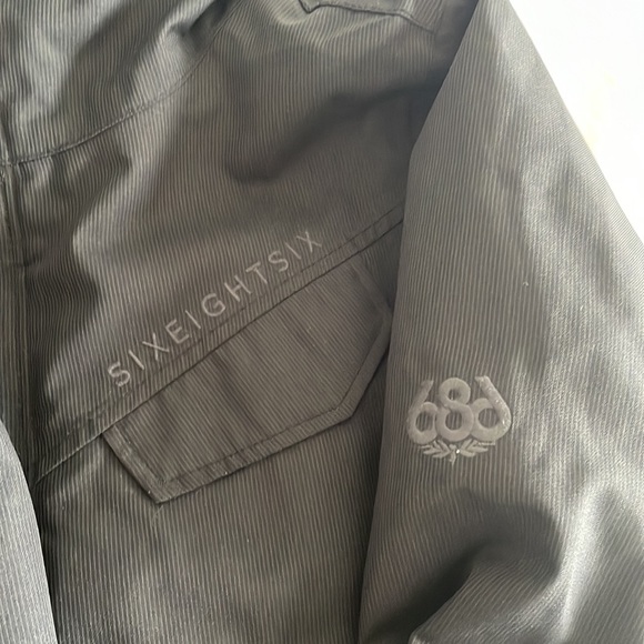 686 ski/snowboard jacket - Picture 3 of 6